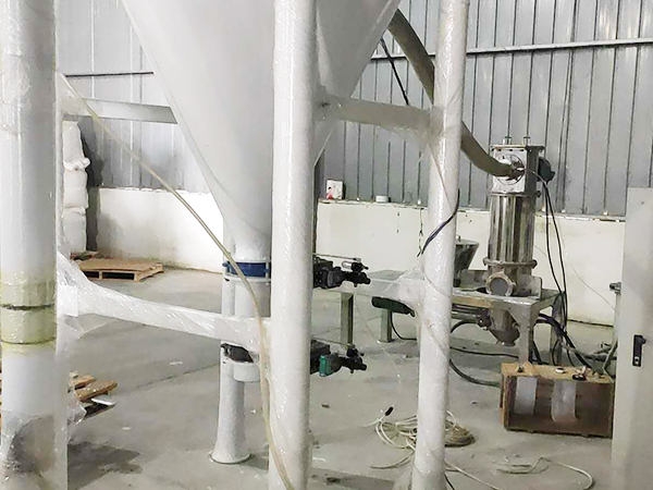 DQW10气流磨客（kè）户使用中